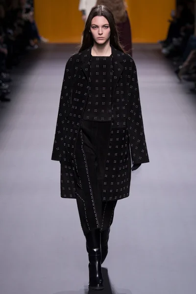 Look 32